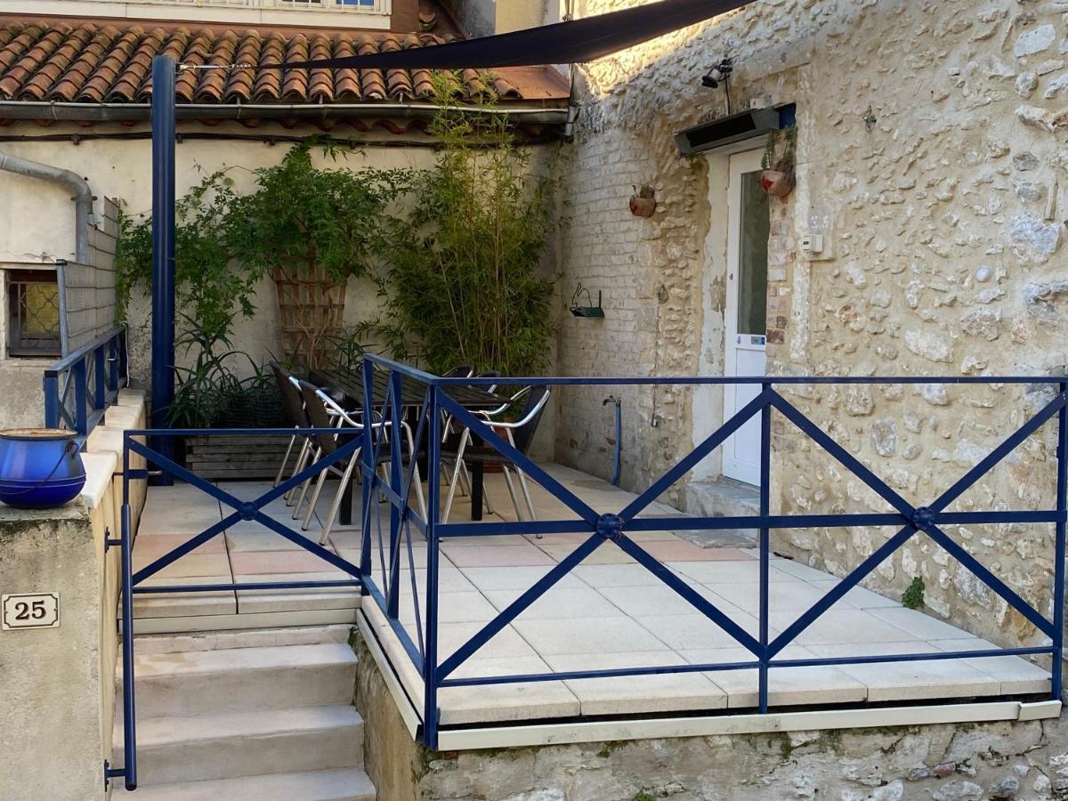 فيلا "Les Tournesols" Saint-Martin-dʼArdèche المظهر الخارجي الصورة